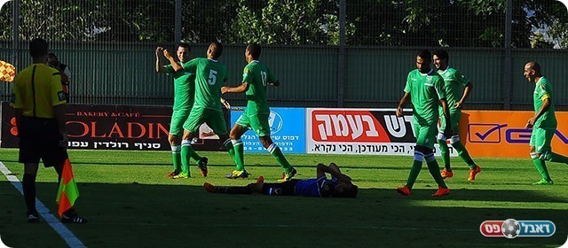 שחקני אחי חוגגים יתרון (ארנון לוי)